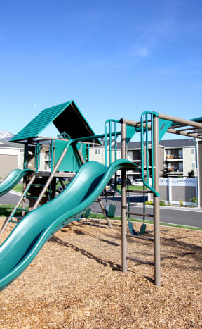 playground at the whispering winds apartments in pearland, tx