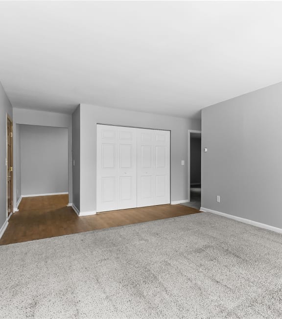 Empty living room Empty living room at Eagle Pointe New London, CT, 06320