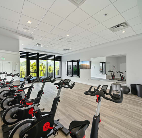 the gym at the preserve at green hills apartments in green hills oh