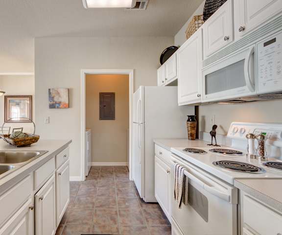 Lincoln Villas on Memorial Kitchen
