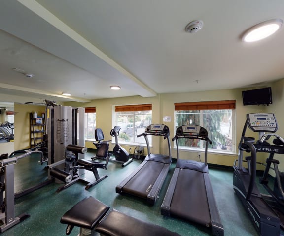 Forest Hills Estates Gym Apartments in Shoreline, WA