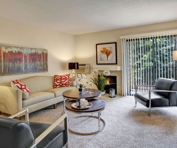 Heritage Hills living room Apartments in Renton, WA