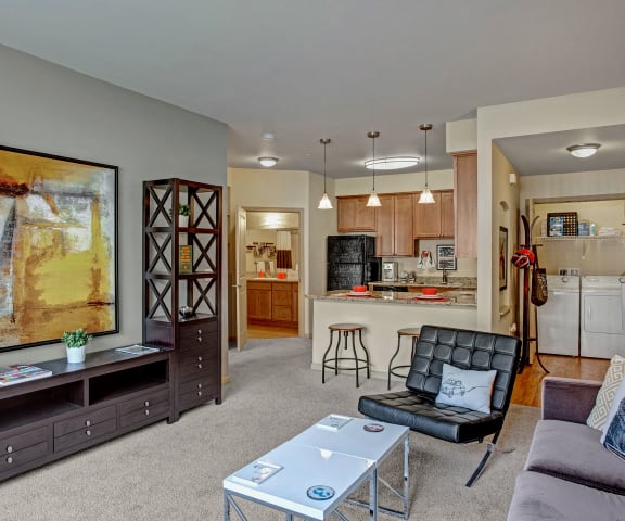 Riverside 9 Living Room Apartments in Wenatchee, WA
