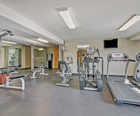 Watercrest Gym Apartments in Lake Forest Park, WA