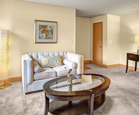 Whispering Cedars Living Room Apartments in Lynnwood, WA