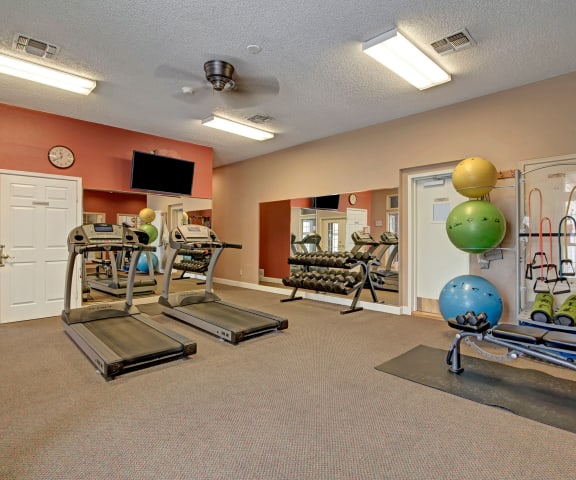 St. James Place Fitness Center Apartments in Milwaukee, WI