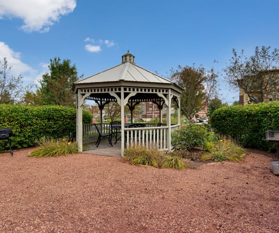 Gazebo at Swan Creek Apartment Homes Apartments in Fitchburg, Wisconsin