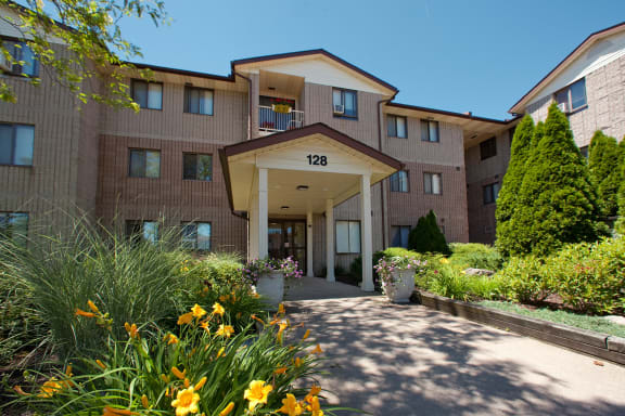 the building where the hotel is located