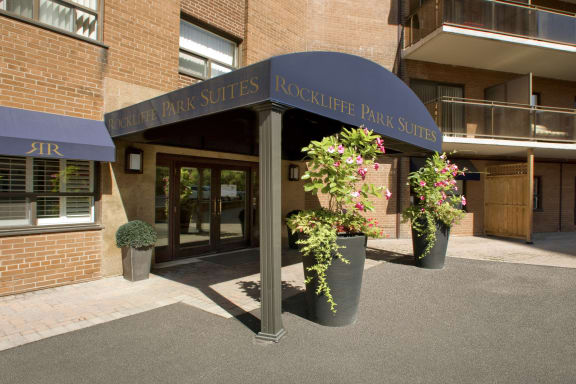 the entrance to the rockcliffe park suites building