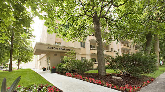 the building in which the hotel is located