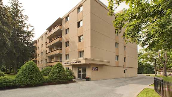the building where the hotel is located