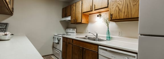 Grand Forks, ND Carling Manor | Kitchen