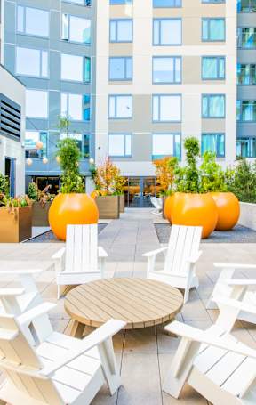 Outdoor Firepit Patio at The Rise, San Francisco California