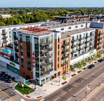 4800 Excelsior