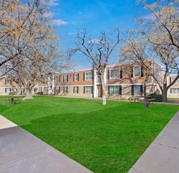 Golden Crest Courtyard Midland Odessa TX Apartment