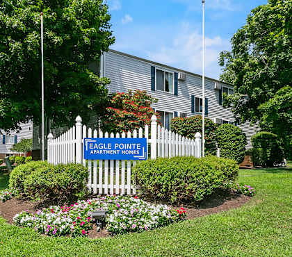 Property entrance at Eagle Pointe New London, CT, 06320