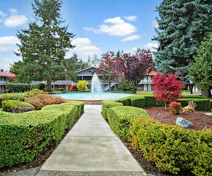 The fountain at the park at Colonial Square. 