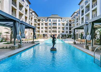 Large outdoor pool at The Huntington in Plano TX