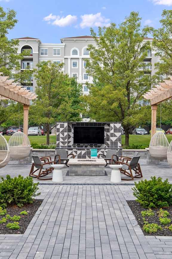 Outdoor Fireplace at The Majestic Luxury Apartments, Vernon Hills, IL 60061