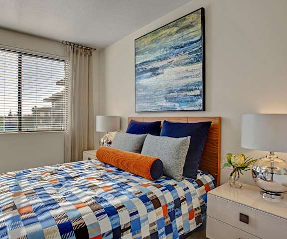 Escape bedroom with great natural lighting and space