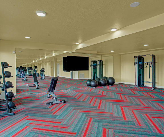 Hills at Sandy Station fitness room, Dean Weidner Investments