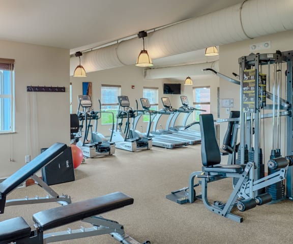 Dakota Ridge Fitness Center Apartments for Rent with indoor gym Williston, ND