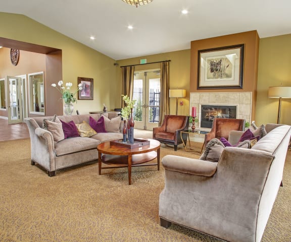 Lakeside resident lounge, Dean Weidner Real Estate Investments Apartments in Mountlake Terrace, WA