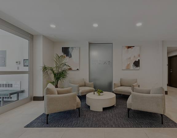Social area with seating - Hill House at Chestnut HIll