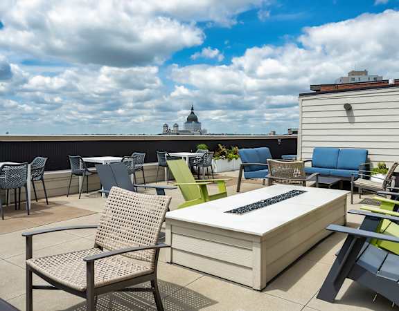 Outdoor fire pit lounge - Eitel Apartments