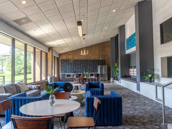 Resident Lounge at TLC Grand Apartments, Illinois, 60015