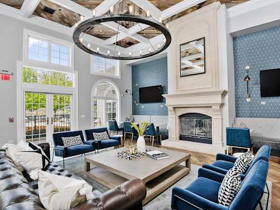 Resident Lounge at The Majestic Luxury Apartments, Vernon Hills