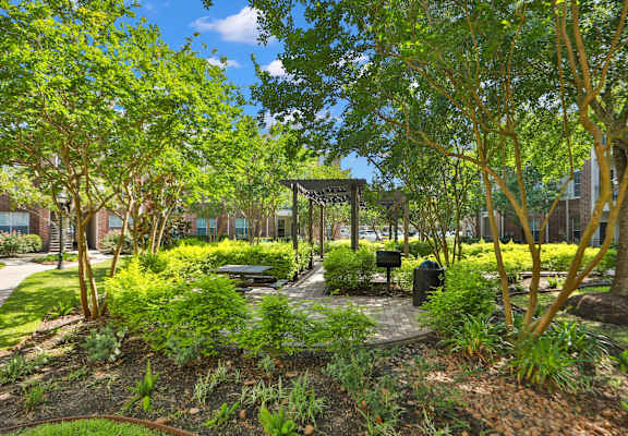 Outdoor Seating Area at Madison on the Meadow Apartments in Stafford, TX 77477