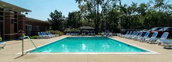 Outdoor courtyard at TLC Grand Apartments, Deerfield, IL 60015