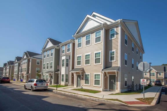 a row of town houses on a city street