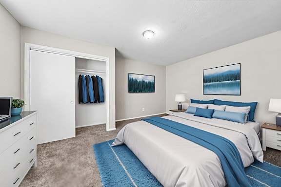 Beautiful Bright Bedroom at Signature Collection, Alabama, 35405