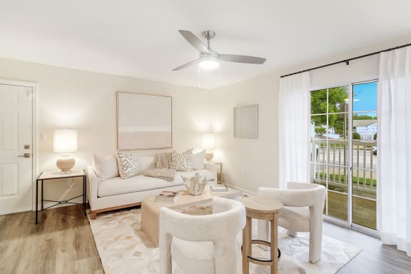 Spacious Living Area at The Oliver Apartment Homes in MS 38654