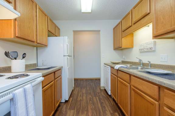 Essex Apartments | 2 Bedroom - 306 | Kitchen