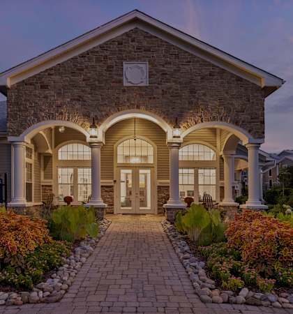 Leasing office and resident clubhouse main entryway - Courtney Station Apartments