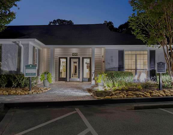 Leasing office main entryway - Evergreen Lenox Park