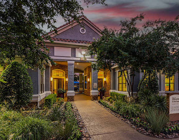 DeLayne at Twin Creeks leasing office and clubhouse main entryway