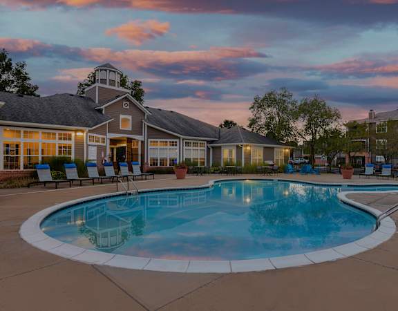 Resort-style swimming pool - Lantern Woods Apartments