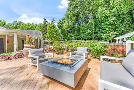 Outdoor Firepit Patio at Southpark Commons Apartment Homes, Charlotte, 28210