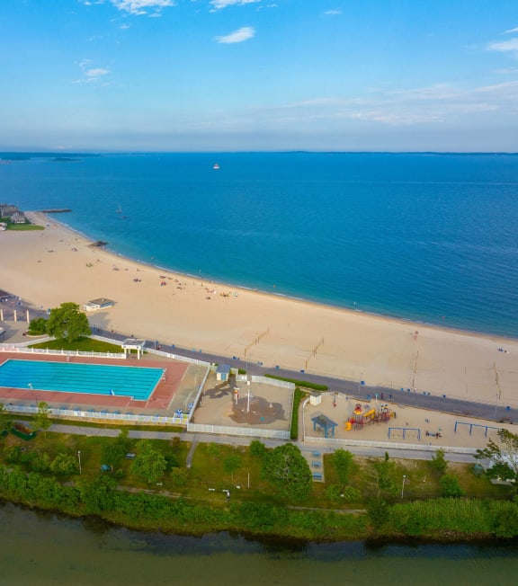 Beach at Gull Harbor Apartments in New London, CT, 06320