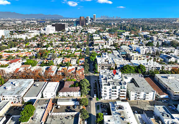 A cityscape with buildings and a clear sky at Beverly Wooster Apartments, Los Angeles, 90035