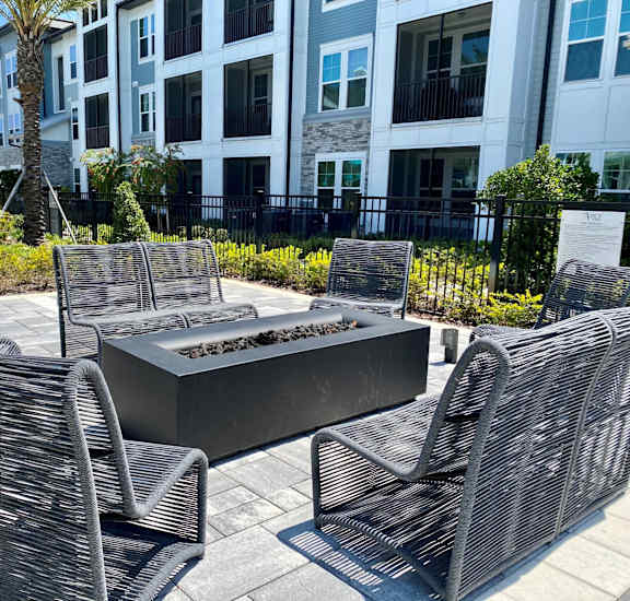 firepit outdoor lounge