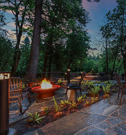 Fire pit lounges - Willow Apartments