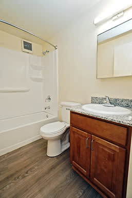 Oxford Village Townhomes – Bathroom - On-Site Laundry - 24 Hour Emergency Maintenance – Ask for a Tour - Extra Storage 