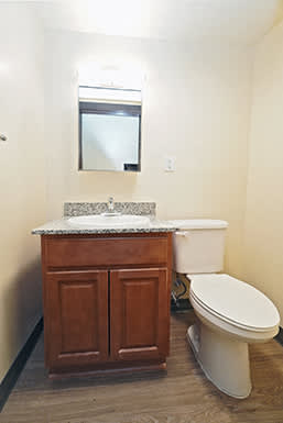 Parkside Houses – Bathroom - On-Site Laundry - 24 Hour Emergency Maintenance – Ask for a Tour - Extra Storage 