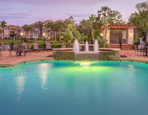 La Costa Apartments pool