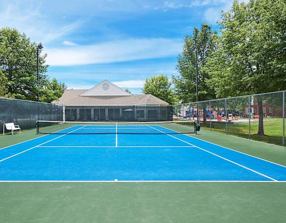 Hampshire Green Apartments lighted tennis court